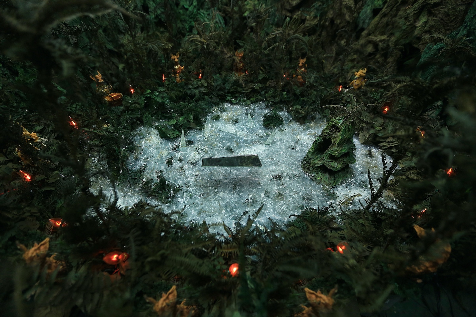 《AT5》Still image，Video installation，Loop，2020，ZHANGXU zhan & Project Fulfill Art Space-10SSS拷貝